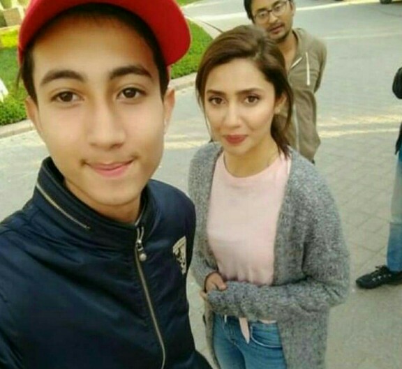 Mahira Khan Was Spotted With Friend Hamza Abbasi