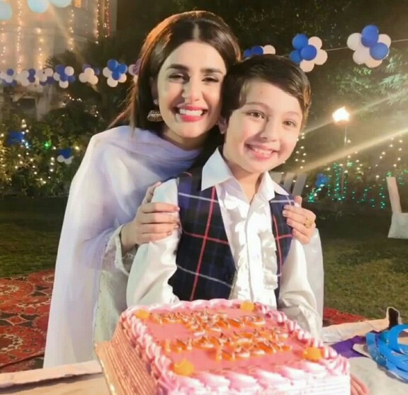 Kubra Khan Wishes Pehlaaj Hassan A Cute On Set Happy Birthday