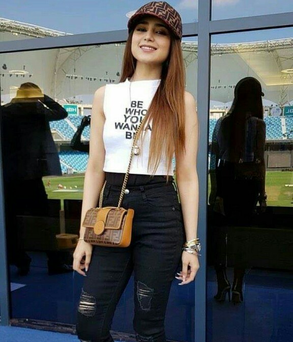Aima Baig Naked - Aima Baig Was In Dubai For PSL4 | Reviewit.pk
