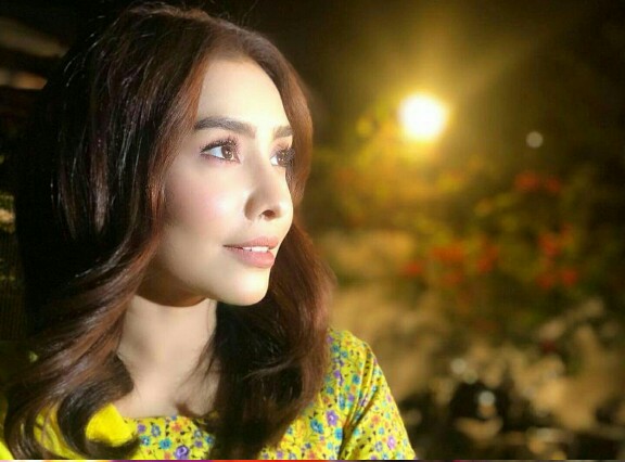 Latest Clicks Of Maira Khan Who Is Starring In Cheekh