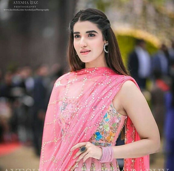 Hareem Farooq Stuns At Cousin Abdullah Qureshi's Wedding