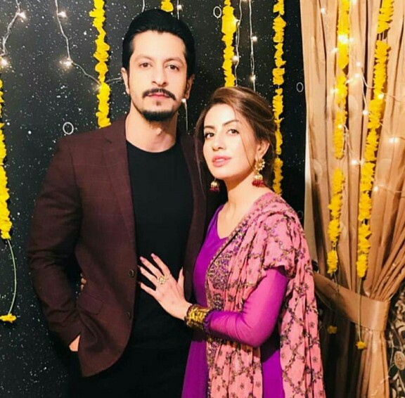 Saba Faisal Celebrated Anniversary With Her Family