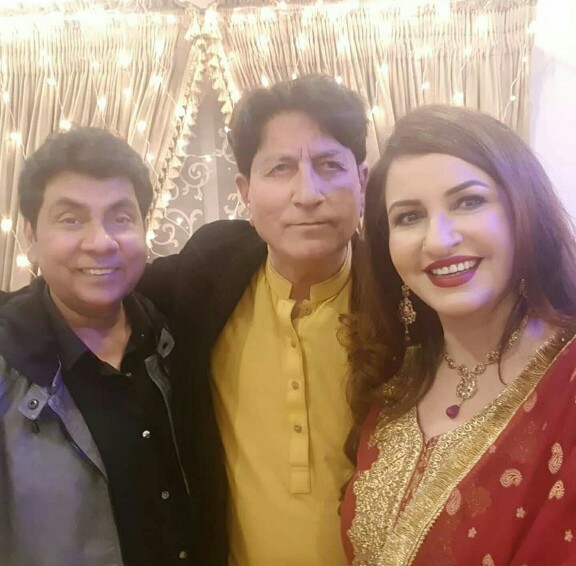 Saba Faisal Celebrated Anniversary With Her Family