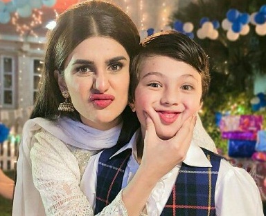 Kubra Khan Wishes Pehlaaj Hassan A Cute On Set Happy Birthday