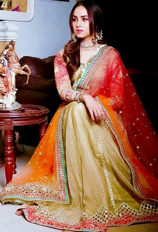 Nimra Khan's Glam Look At A Wedding