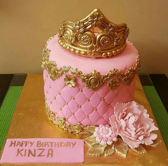 Kinza Hashmi's Star-Studded Birthday Bash