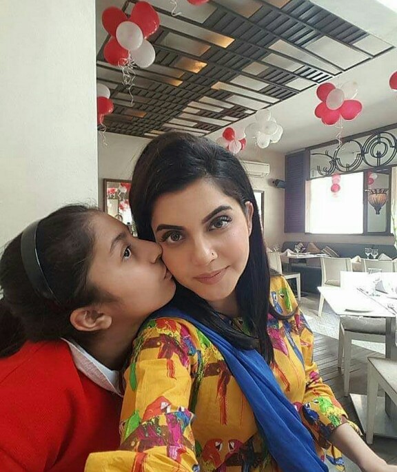 Nida Yasir With Beautiful Daughter Silah Yasir