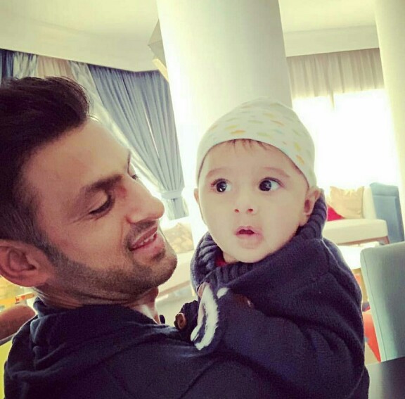 Shoaib Malik's Cute Moments With Son Izhaan