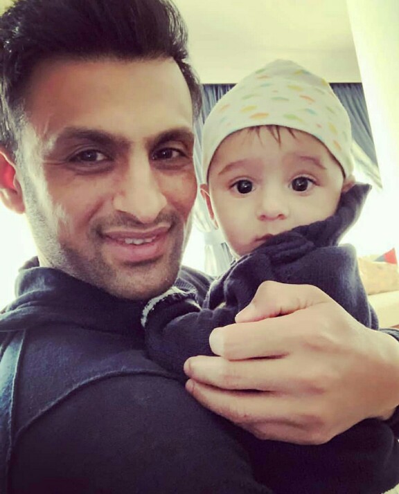 Shoaib Malik's Cute Moments With Son Izhaan