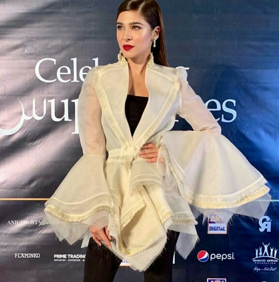 Ayesha Omar's Latest Look Book