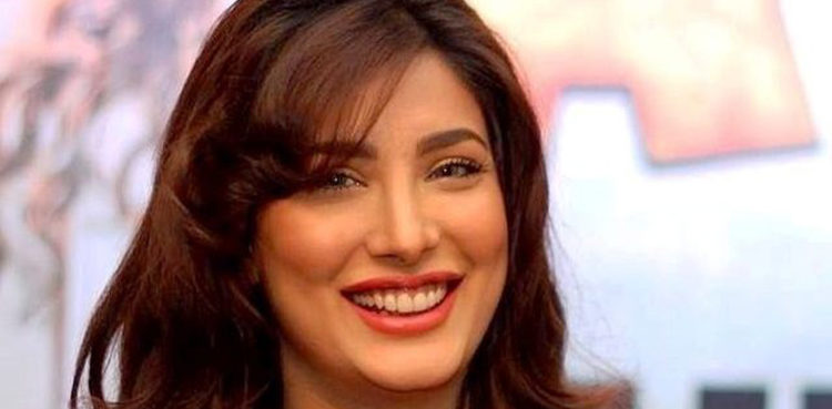 Mehwish Hayat Slams Siasat.pk On Their Remarks About Her Tamgha e Imtiaz