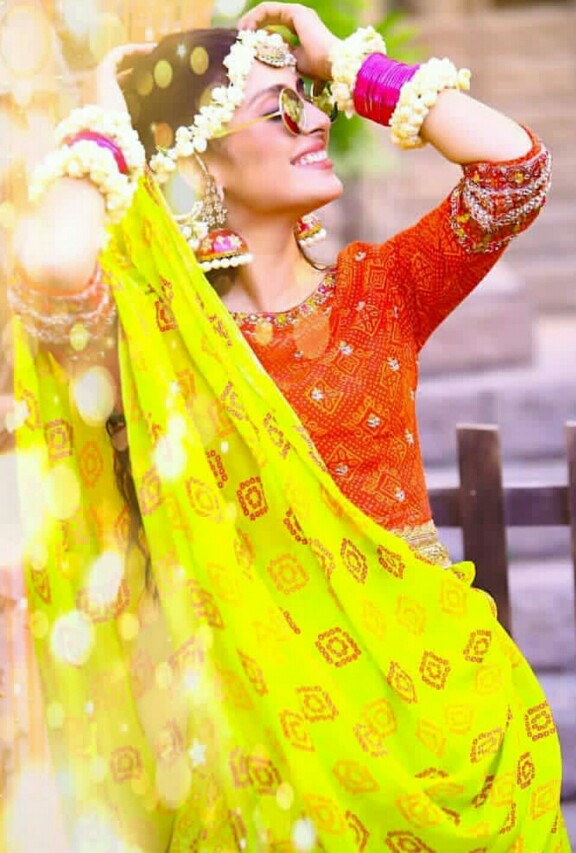 Ayeza Khan Is The Squad Wali Bride For Yaariyan