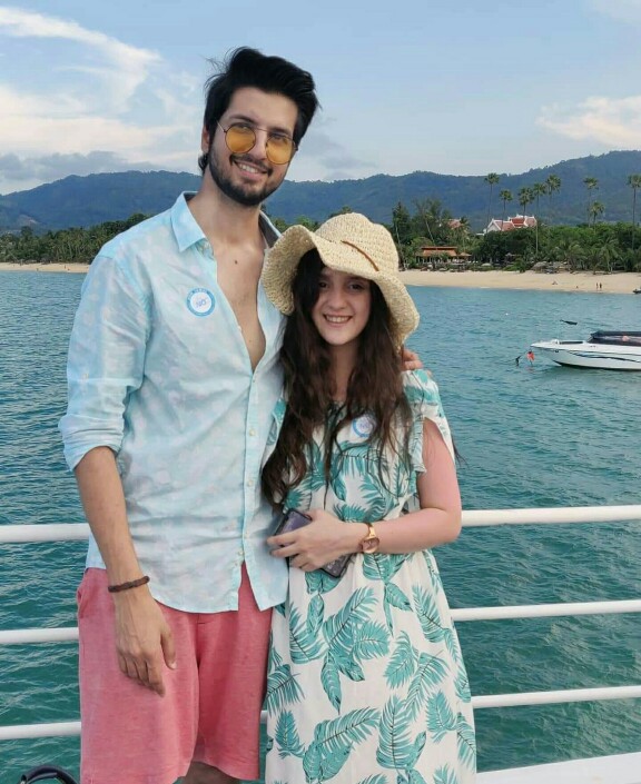 Abdullah Qureshi With Wife In Thailand