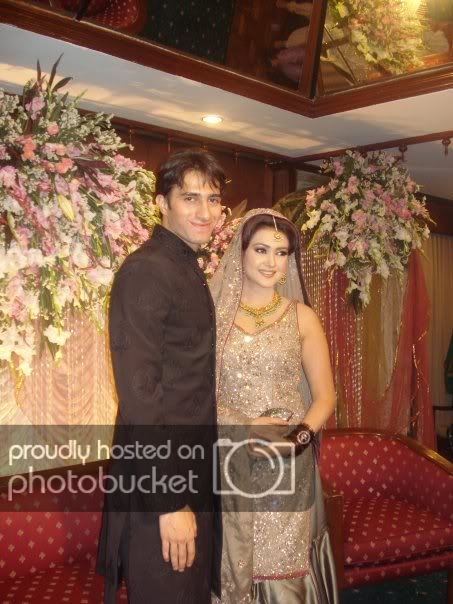 Latest Beautiful Clicks of Actor Emmad Irfani with his Beautiful Wife Maryam