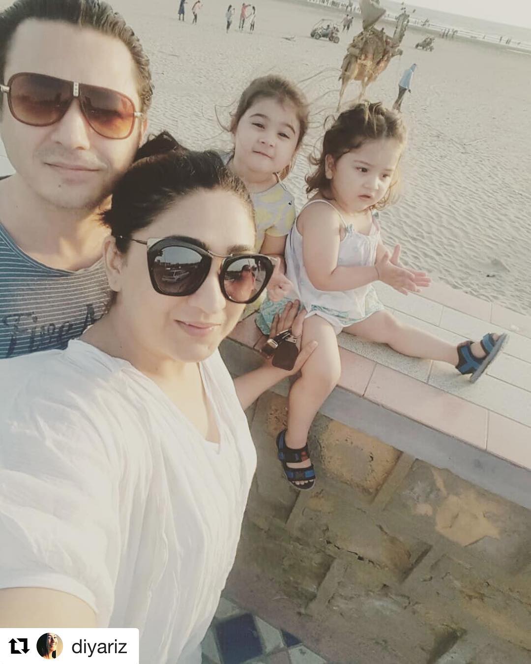 Beautiful Pictures of Actress Madiha Rizvi with her Cute Daughters