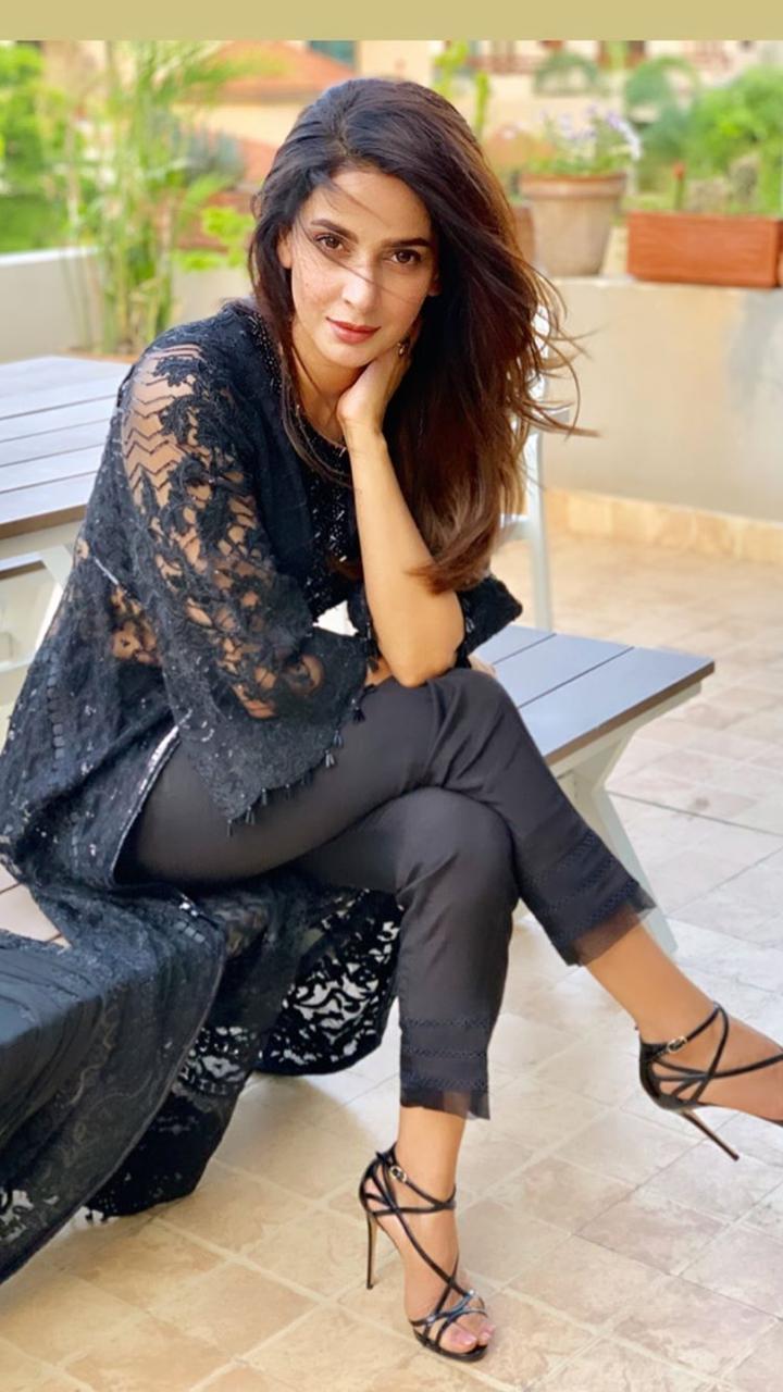 Beautiful Clicks of Gorgeous Actress Saba Qamar