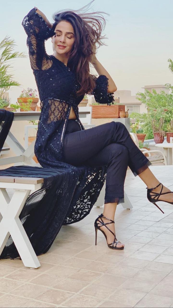 Beautiful Clicks of Gorgeous Actress Saba Qamar