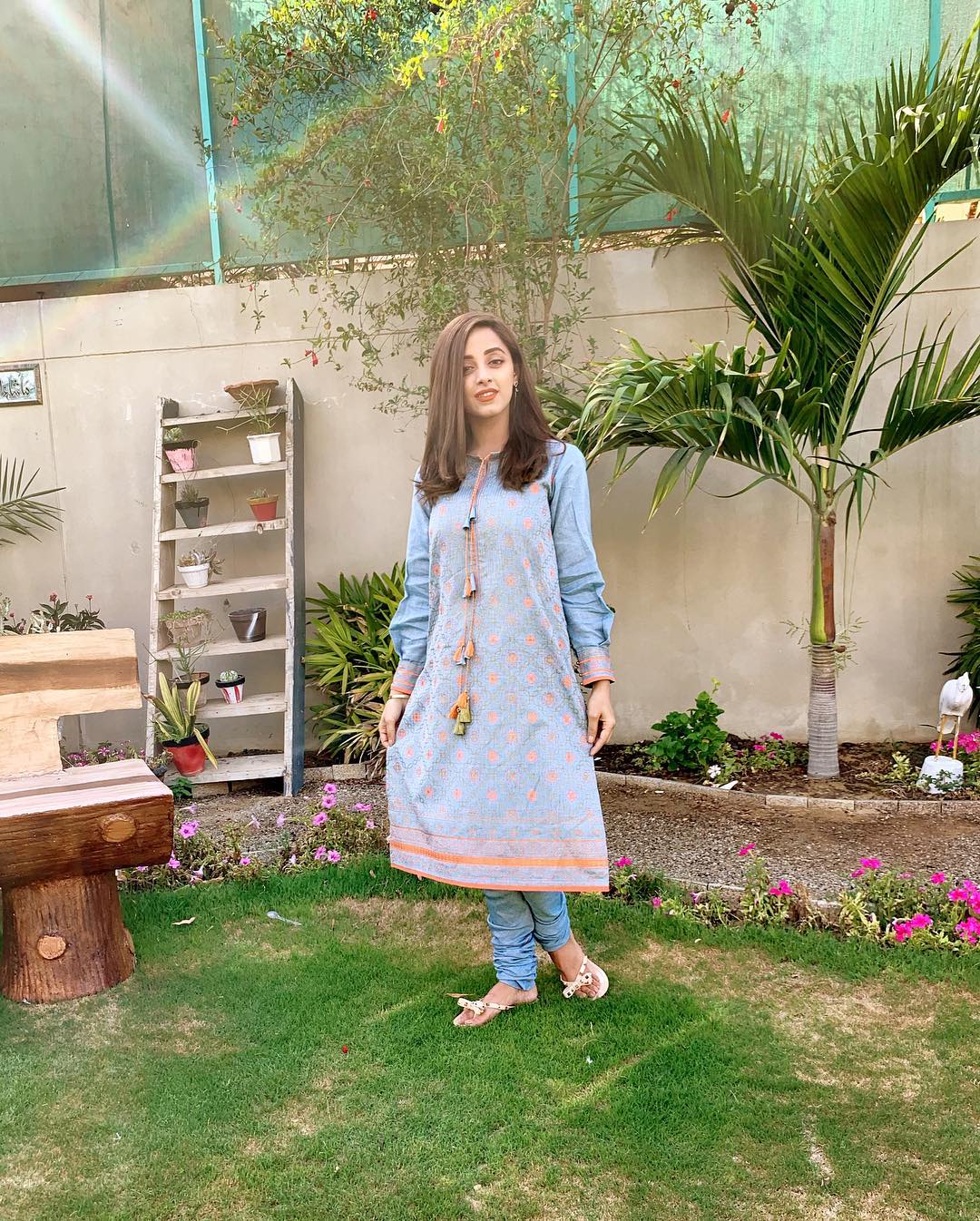 Beautiful Actress Sanam Chaudhry on the Set of her Drama Meer Abru