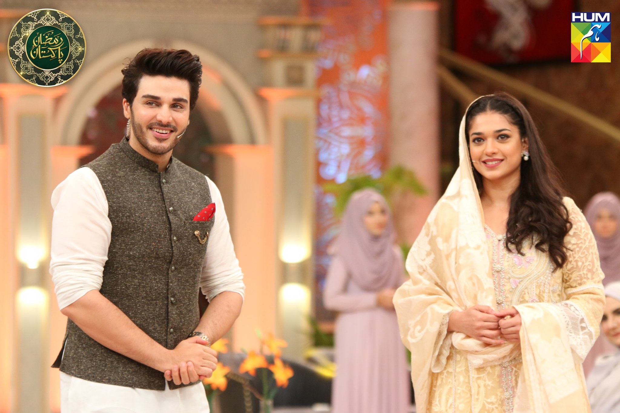 Gorgeous Actress Sanam Jung Appeared in today's Ramzan Pakistan Transmission