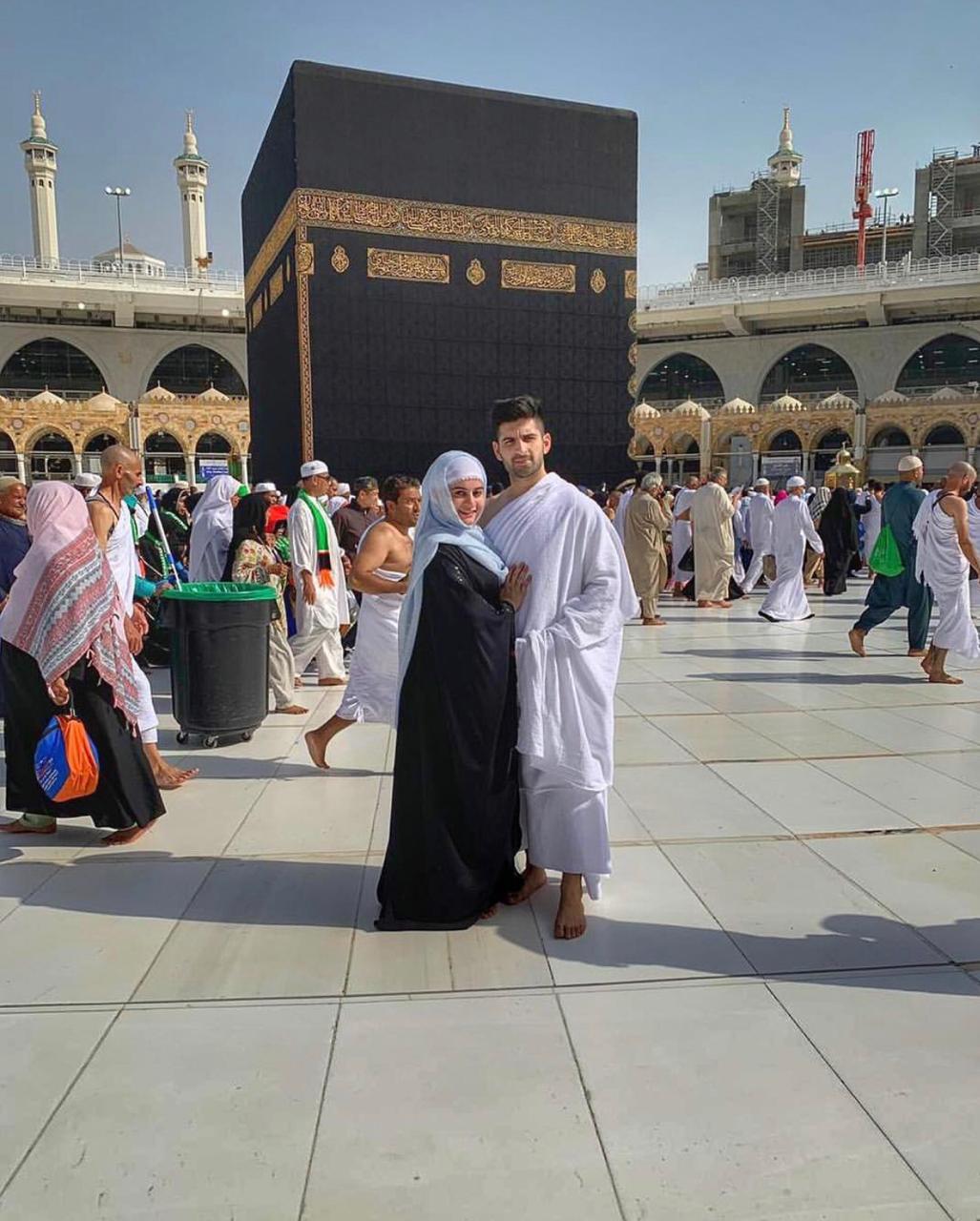 Beautiful Couple Aiman Khan & Muneeb Butt off to their first Umrah Together