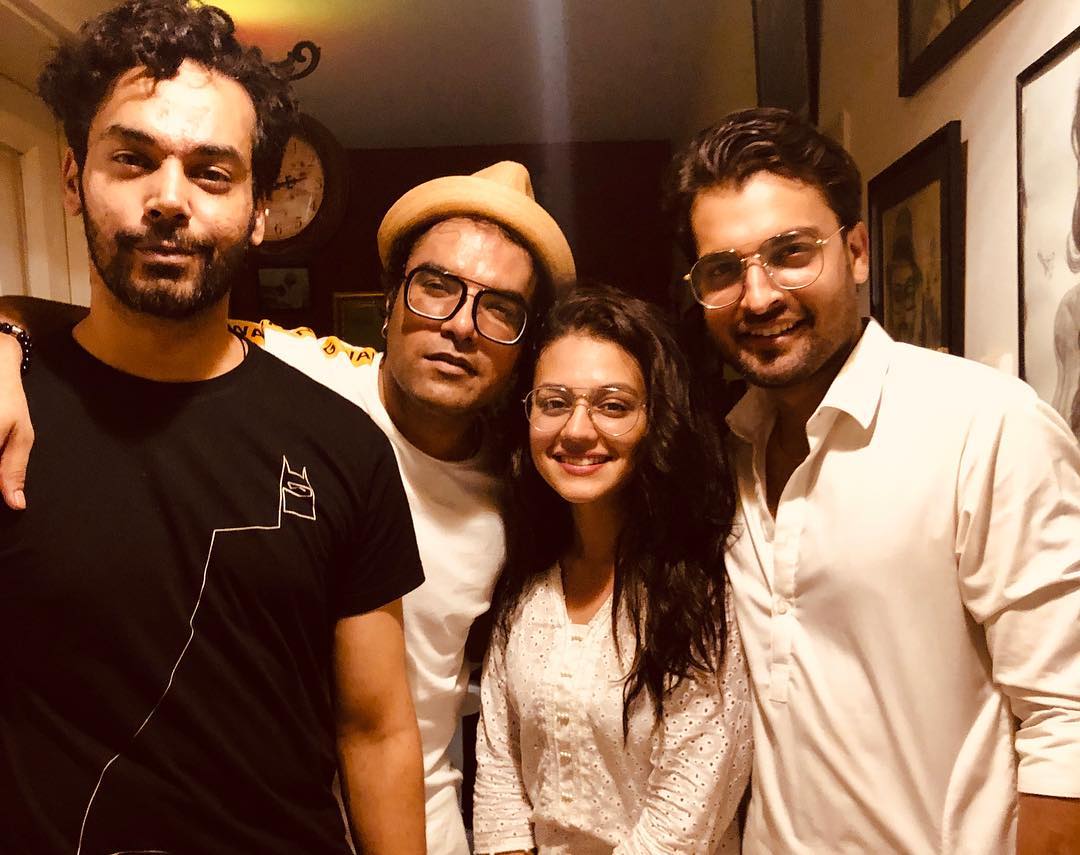 Yasir Hussain Shared Pictures of Dinner Party with Friends & Family