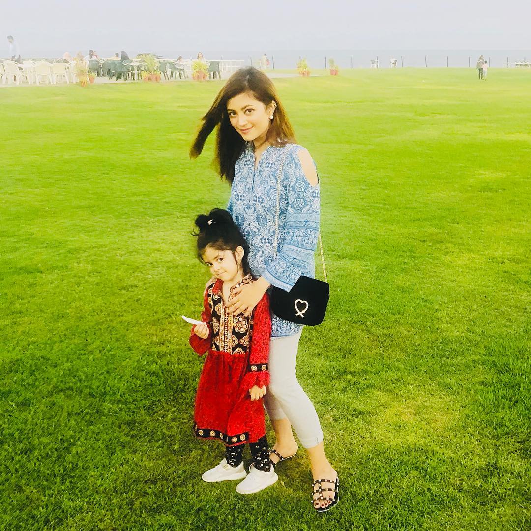 Beautiful Ayeza Khan and Afifa Jibran with their Cute Daughters