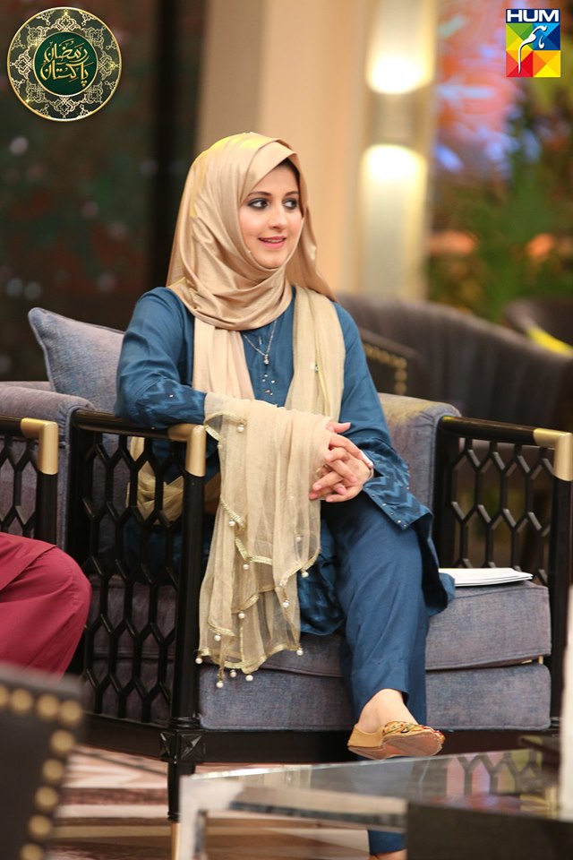 Beautiful Clicks of Bushra Aamir Hosting Hum Tv Ramzan Transmission