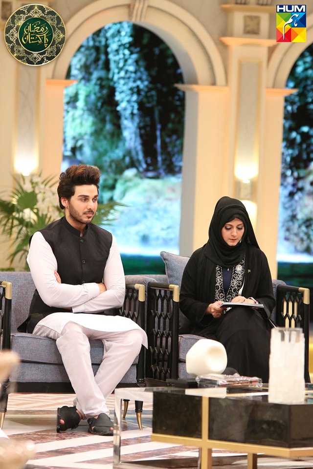 Beautiful Clicks of Bushra Aamir Hosting Hum Tv Ramzan Transmission