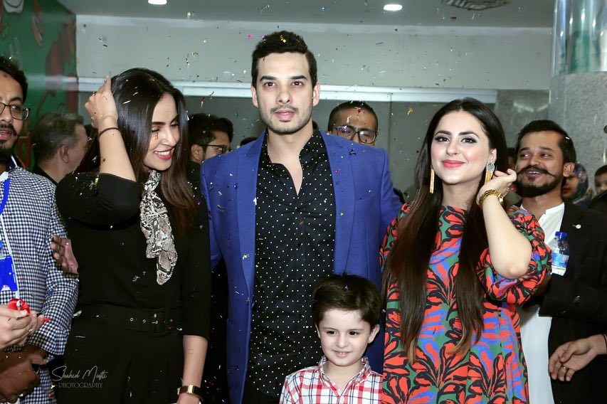 Beautiful Actor Couple Fatima Effendi & Kanwar Arsalan with their Cute Kids at Iftar