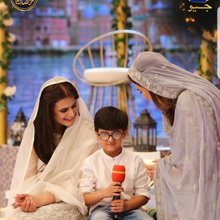 Beautiful Clicks of Hira and Mani with their Kids from Ramzan Transmission