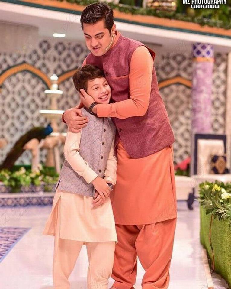 Iqrar ul Hassan Appeared with his Wife Qurat ul Ain and Son Pehlaaj in Ramzan Transmission
