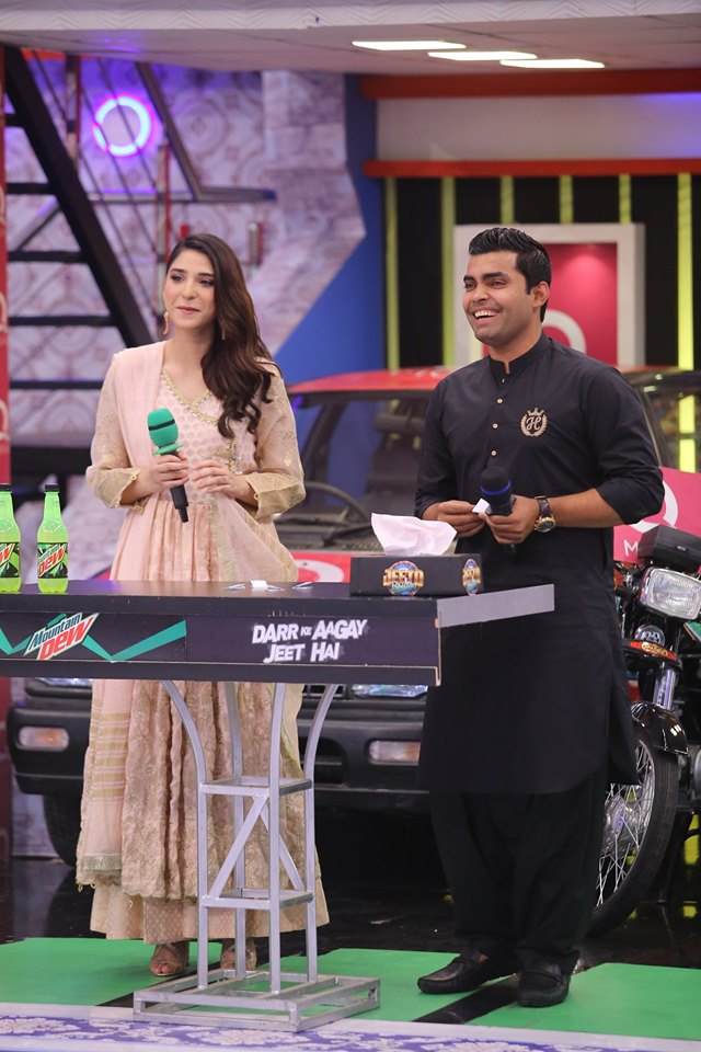 Ramsha Khan & Umar Akmal Appeared in Today's Jeeto Pakistan