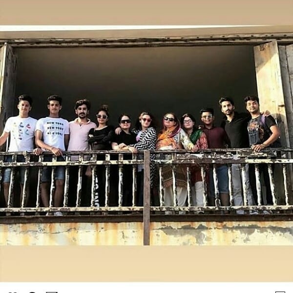 Gorgeous Minal Khan Spent Time with her Friends and Family at Turtle Beach Karachi