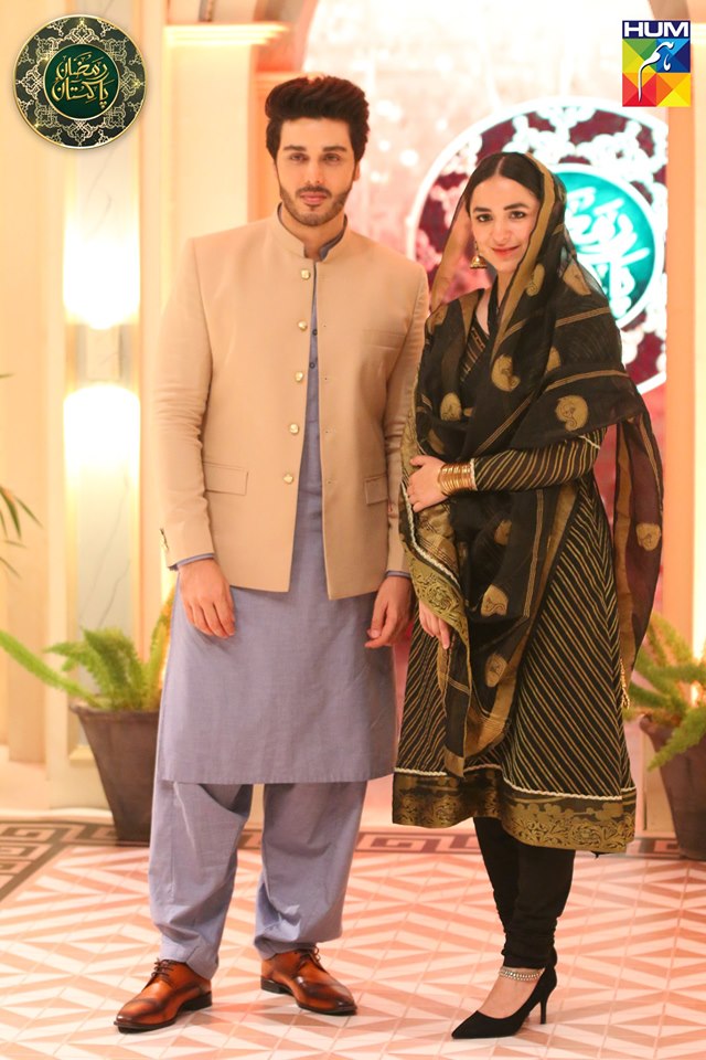 Beautiful Clicks of Actress Yumna Zaidi in Ramzan Pakistan Transmission