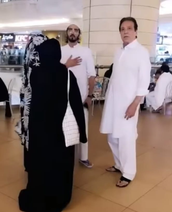 Actors Shehzad Sheikh and Momal Sheikh Performed Umrah with Parents