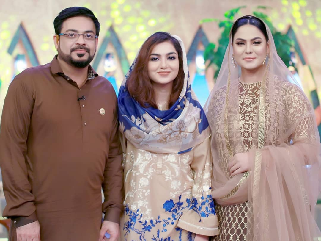 Beautiful Clicks of Syeda Tuba Amir and Veena Malik in Ptv Ramzan Transmission