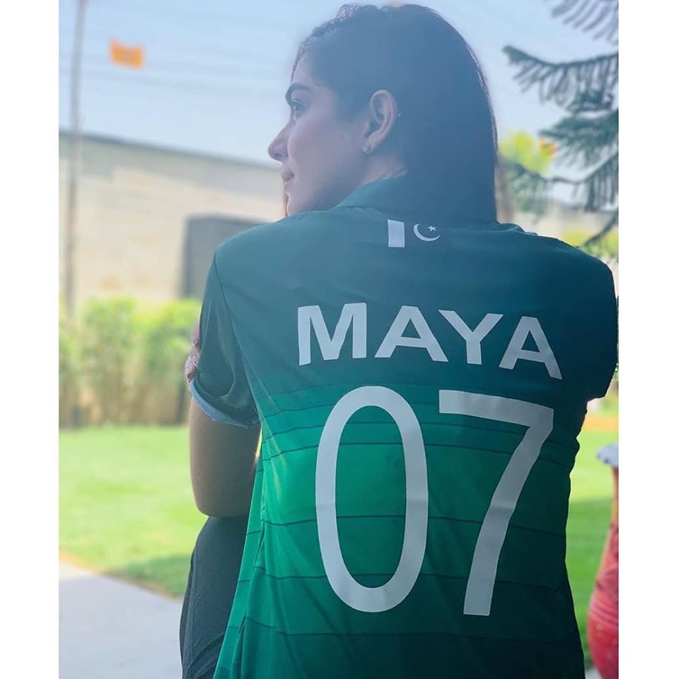 Celebrities Showing Support to Pakistani Cricket Team for Pak - India World Cup Match