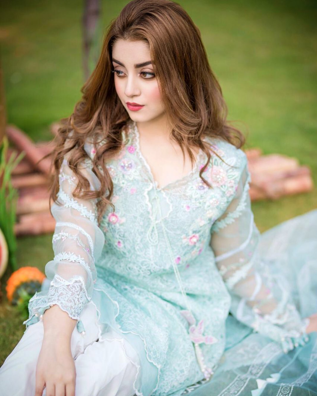 Latest Beautiful Clicks of Gorgeous Actress Alizeh Shah