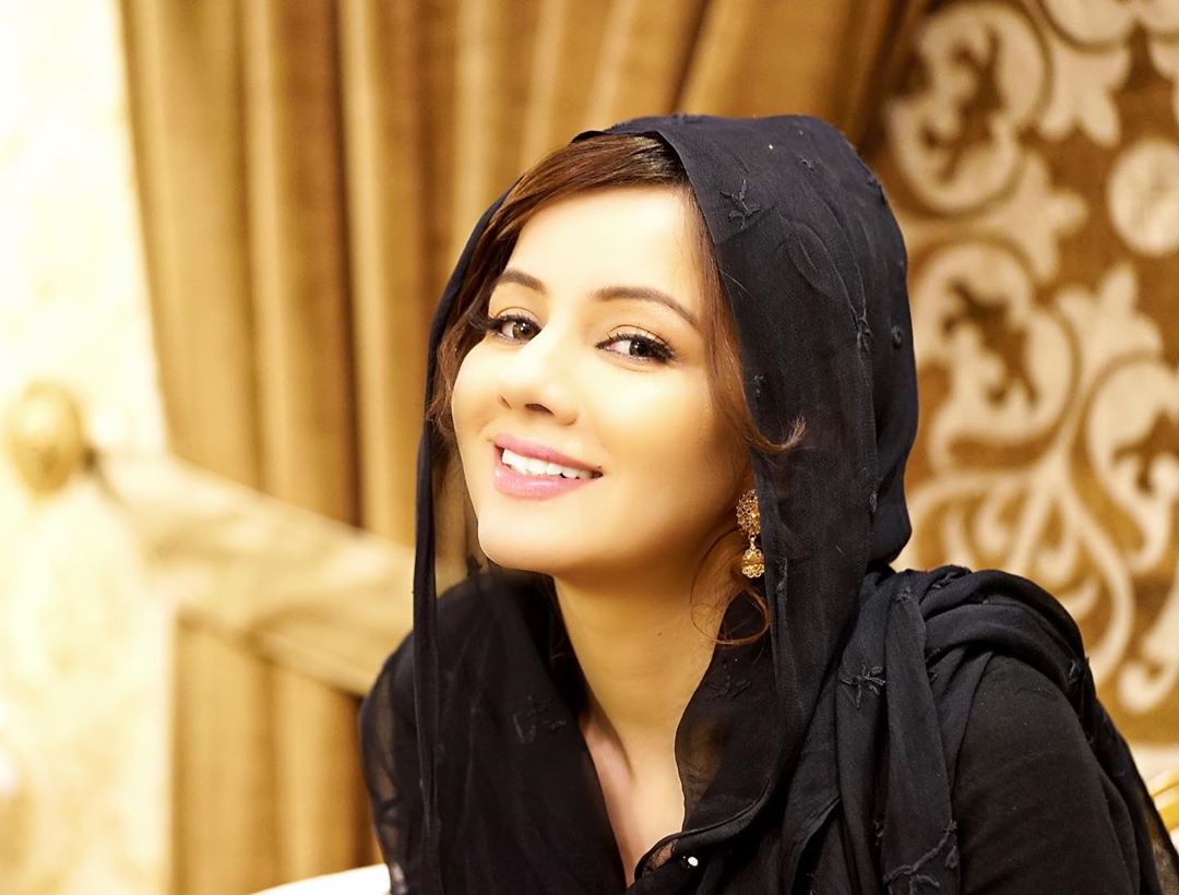 Pakistani Celebrities Beautiful Clicks from Chand Raat