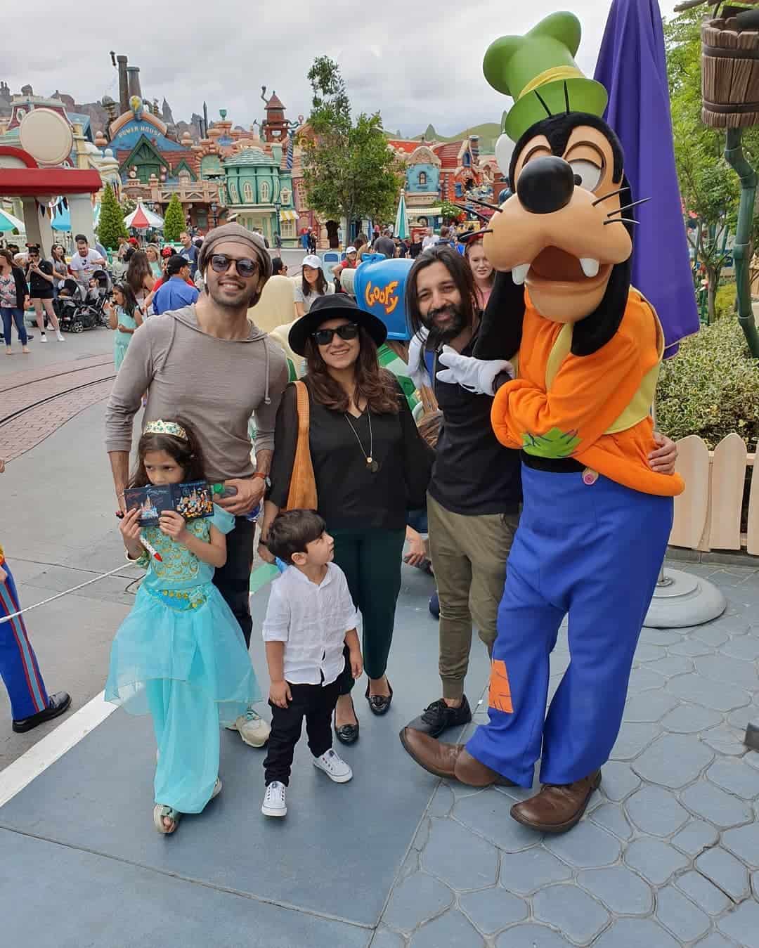 Fahad Mustafa Enjoying Vacations with Family in USA