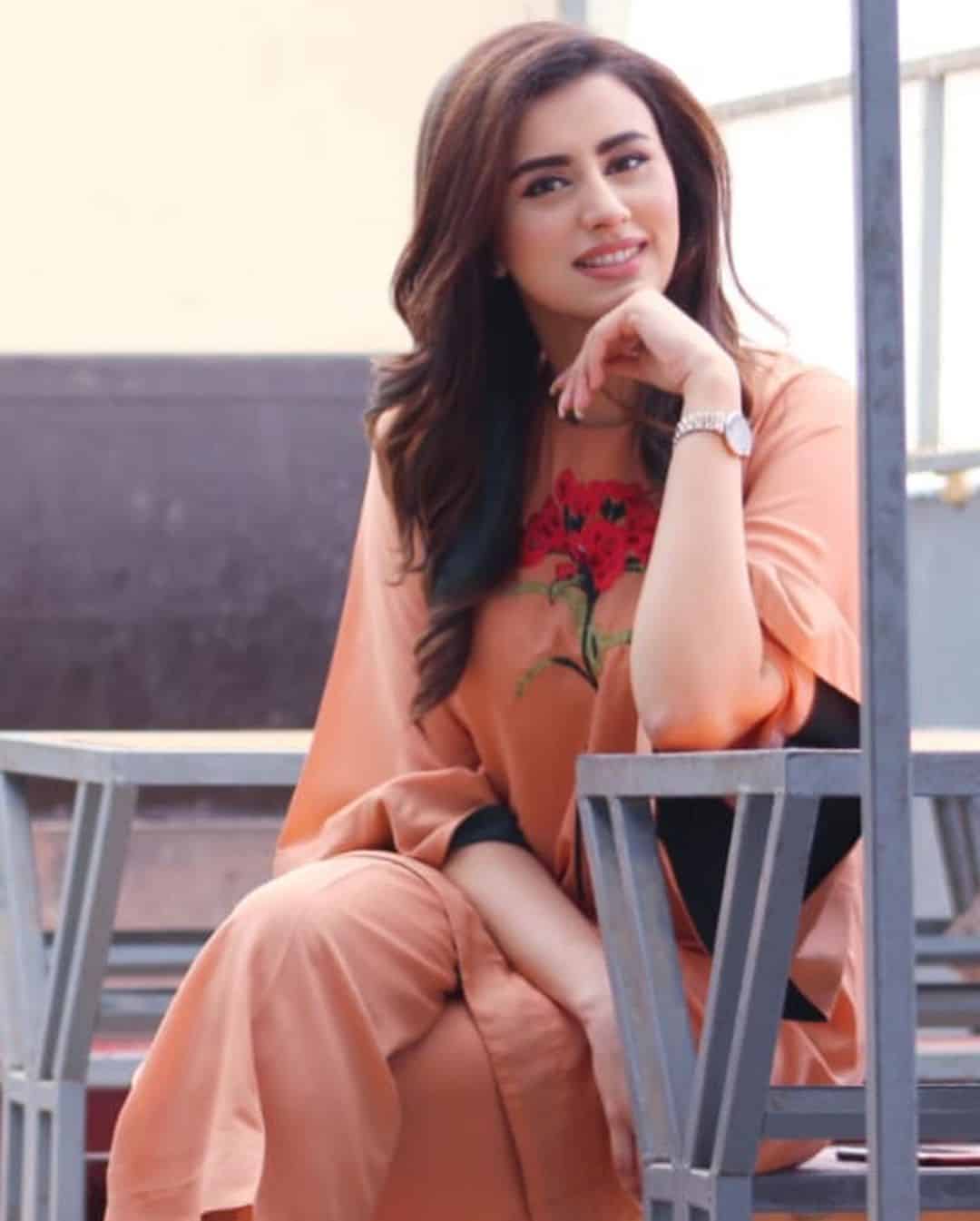 Latest Clicks of Beautiful & Gorgeous Anchor Madeha Naqvi