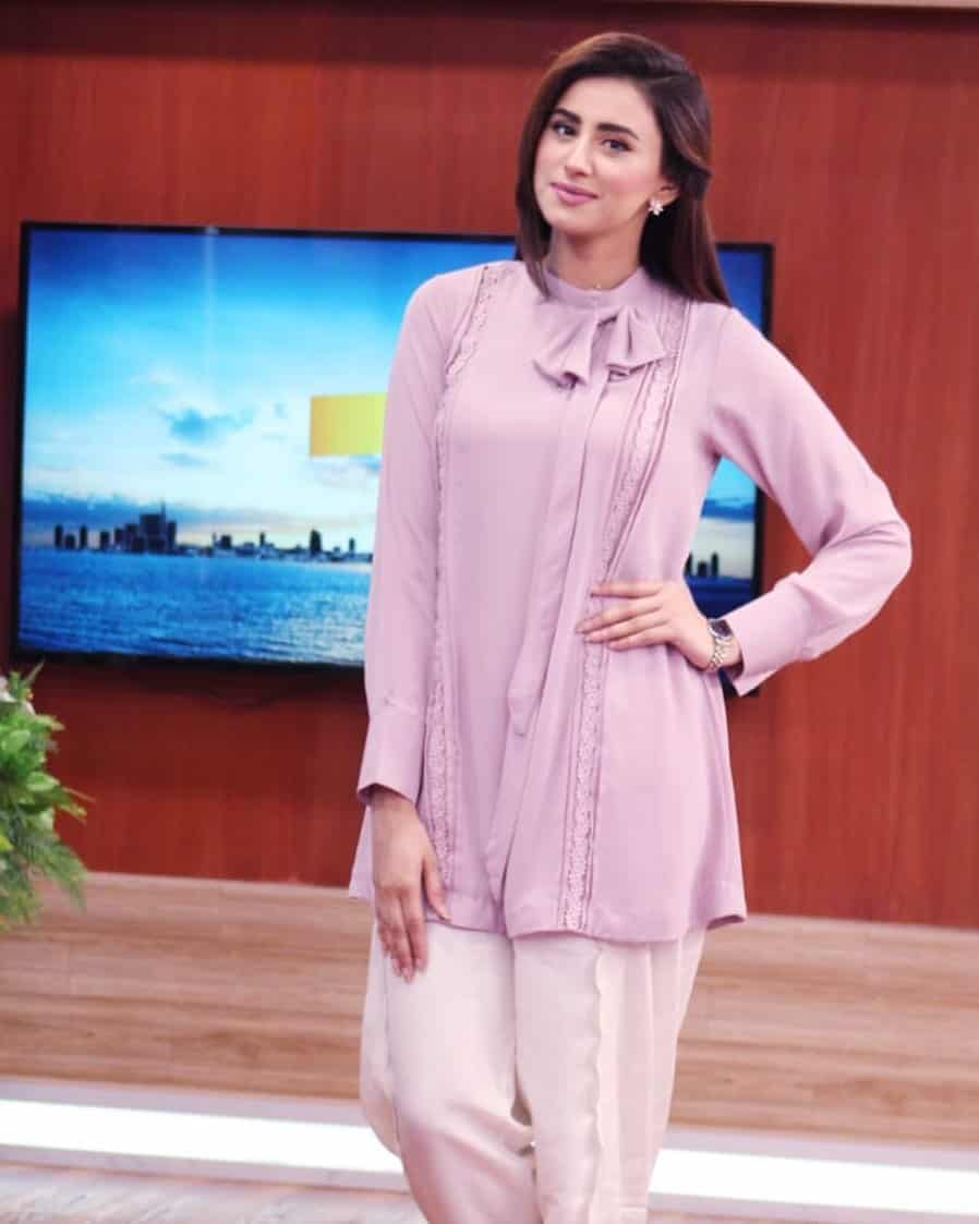 Latest Clicks of Beautiful & Gorgeous Anchor Madeha Naqvi