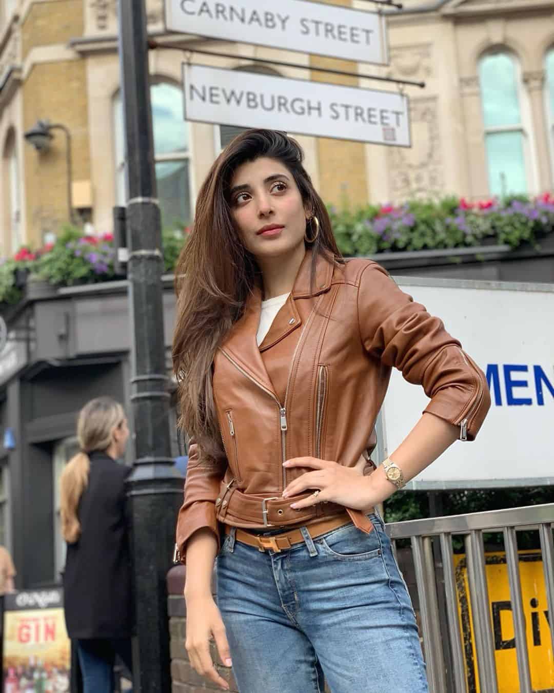 Latest Clicks of Mawra , Urwa & Farhan Saeed in London