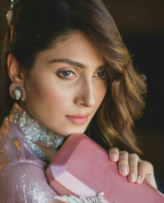 Ayeza Khan Is The Epitome Of Grace