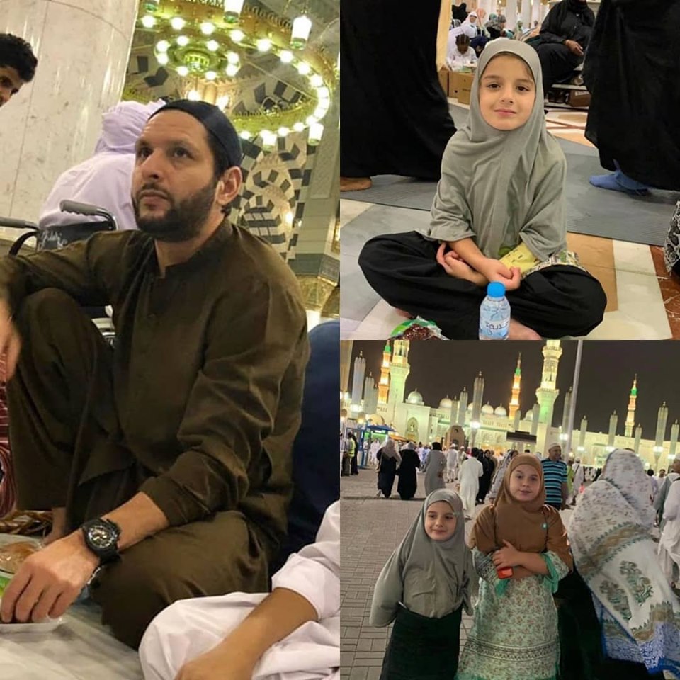 Shahid Afridi Performed Umrah with his Family