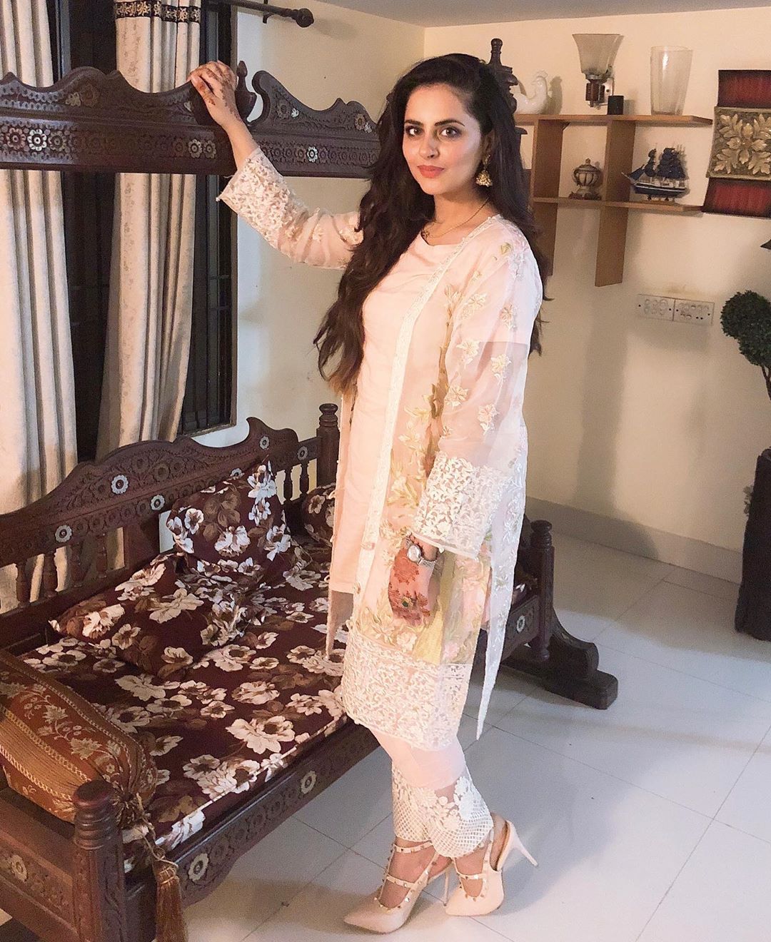 Latest Clicks of Beautiful Actress Fatima Effendi