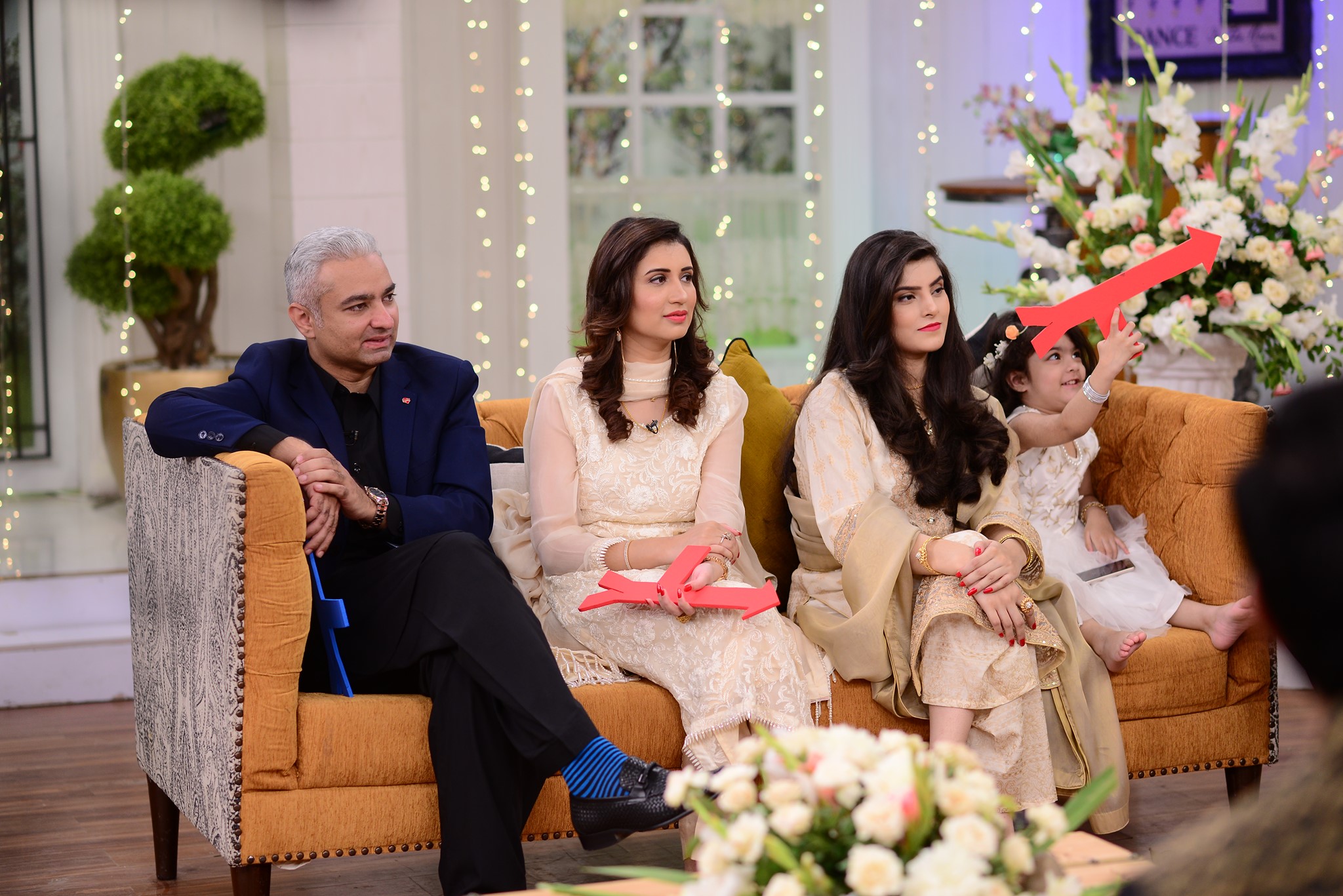 Iqrar Ul Hassan With His Whole Family in Good Morning Pakistan
