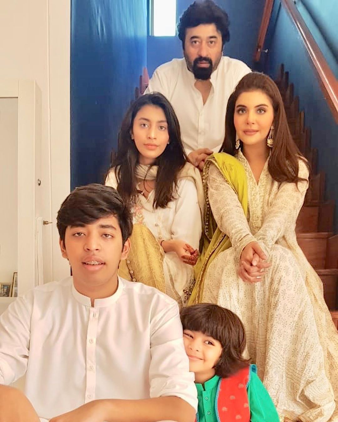 Beautiful Clicks of Nida Yasir with her Family on Eid