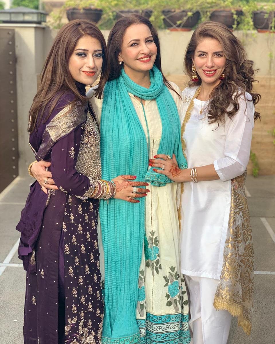 Eid Pictures of Actress Saba Faisal with her Family