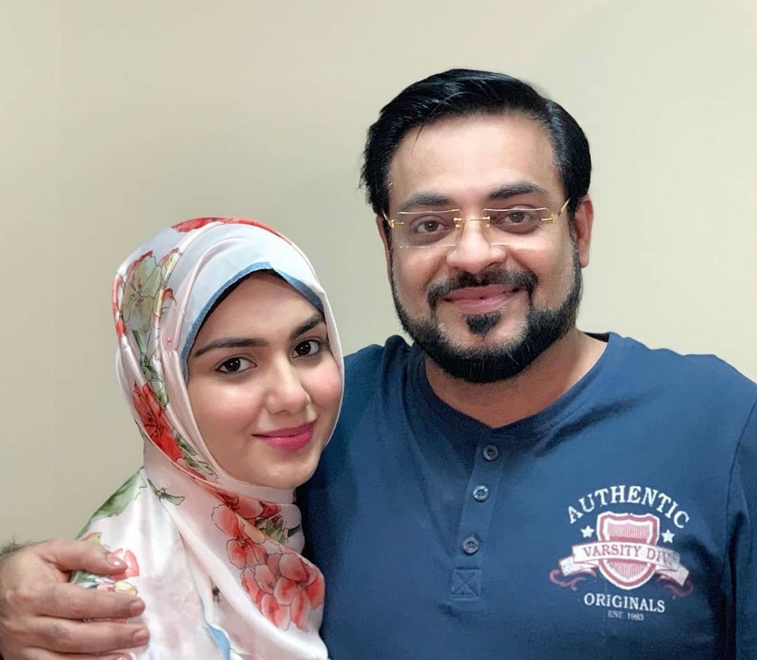 Aamir Liaquat Hussain with wife Syeda Tuba Aamir Visit Madina Munawra